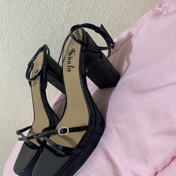 SHEIN Glossy Black Block Heel Sandals - Picture 1 of 4